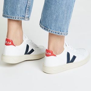 Veja V-10 Sneakers in White/Nautico/Pekin size 6